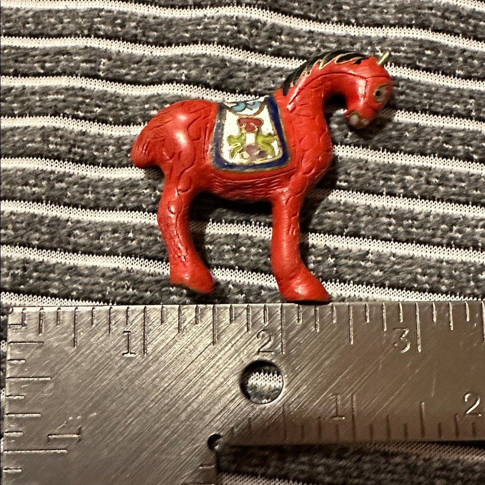 Rare Vintage Cinnabar Horse with White Cloisonné - Picture 6 of 6
